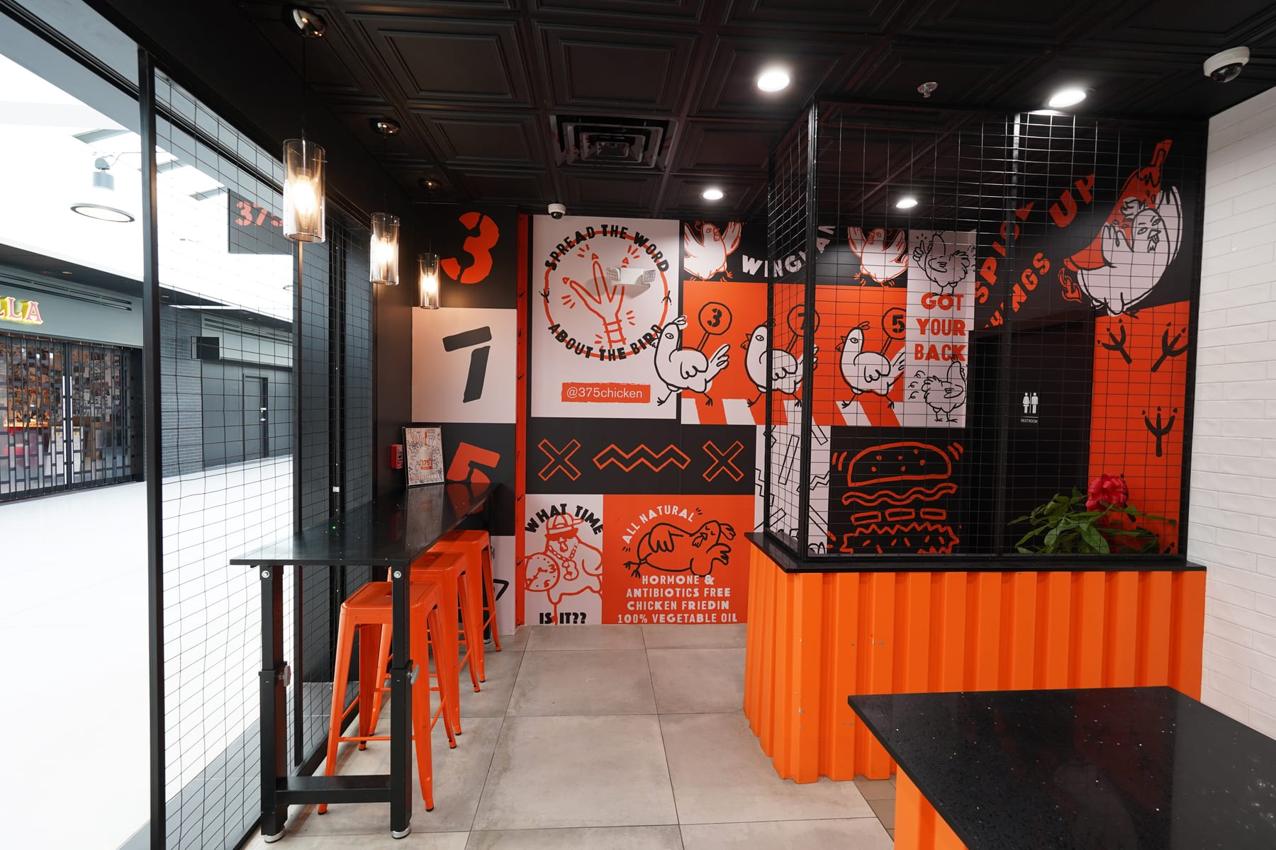375º Chicken 'N Fries in Newark, New Jersey, interior view 4, designed by Zelta Design