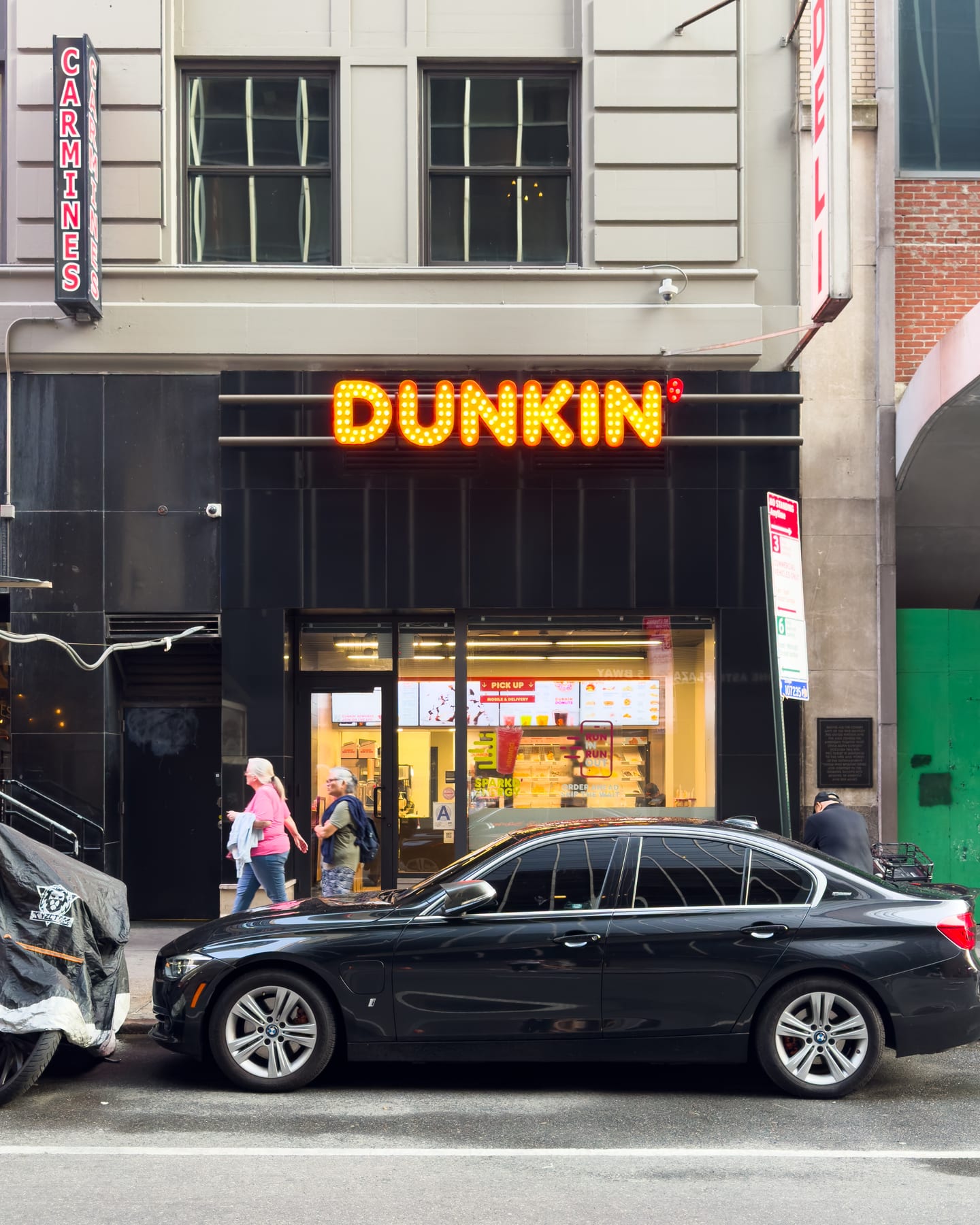 Dunkin' in Times Square, New York, interior view 4, designed by Zelta Design