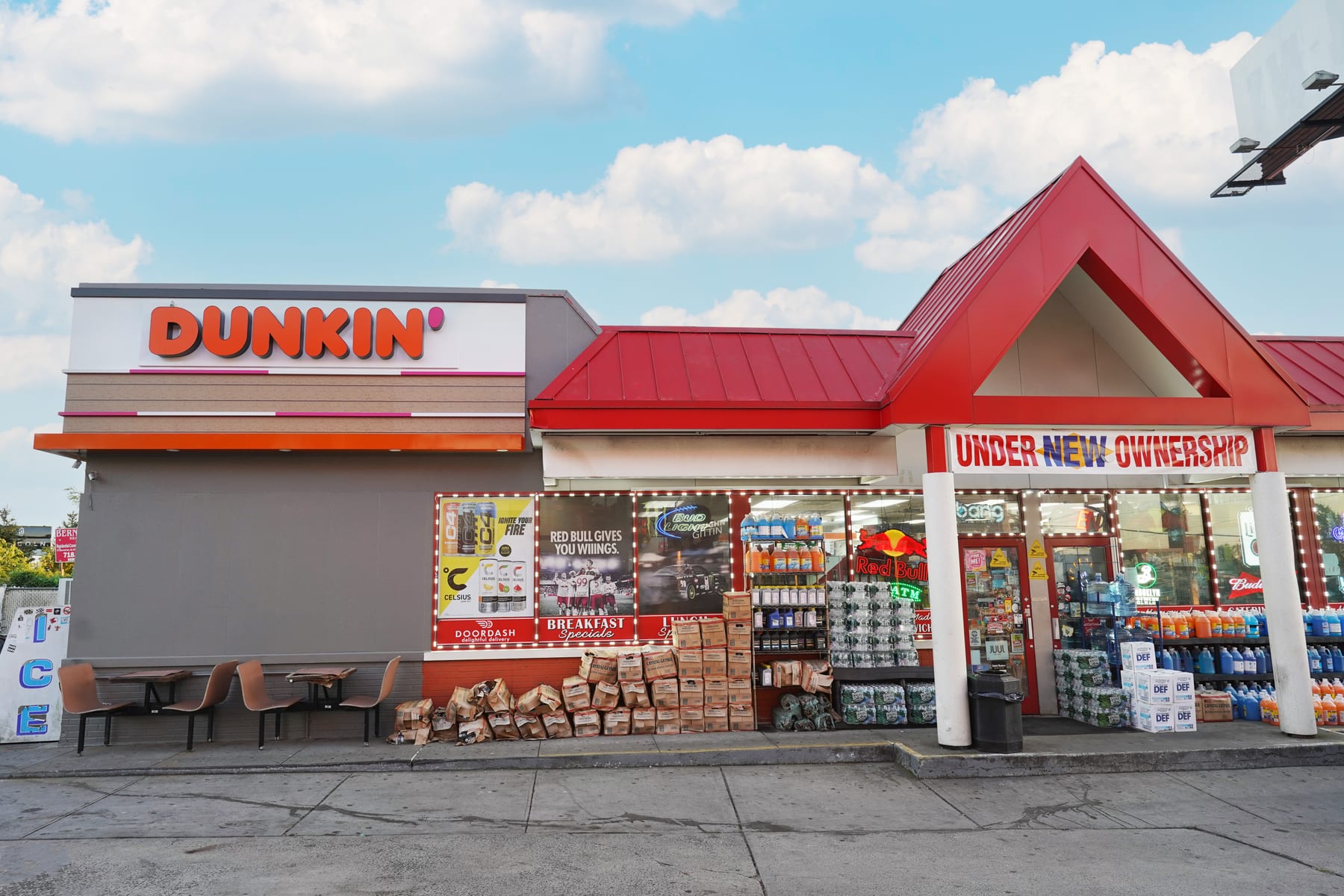 Dunkin' in Staten Island, New York, interior view 3, designed by Zelta Design