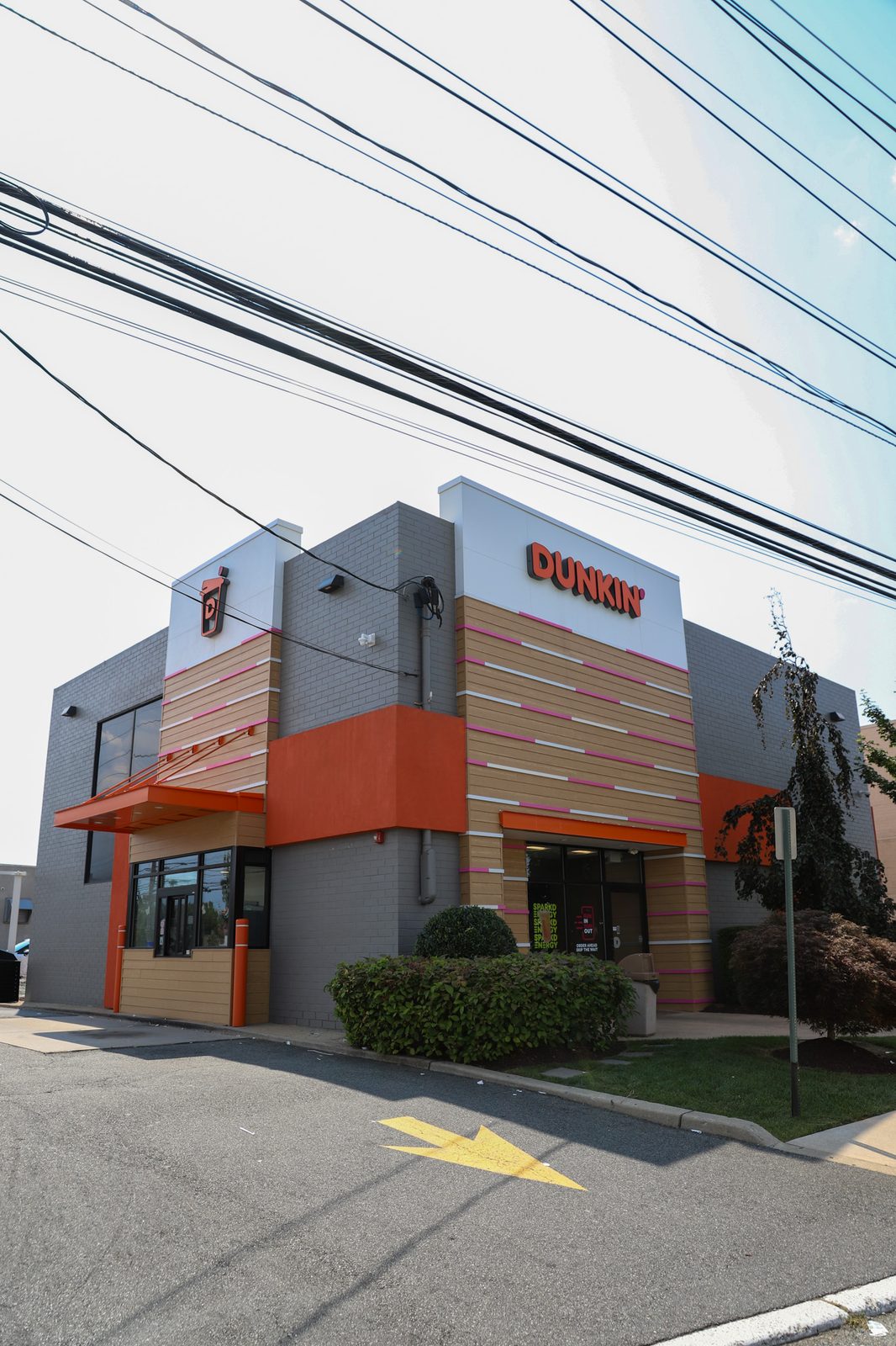 Dunkin' in Carlstadt, New Jersey, interior view 3, designed by Zelta Design
