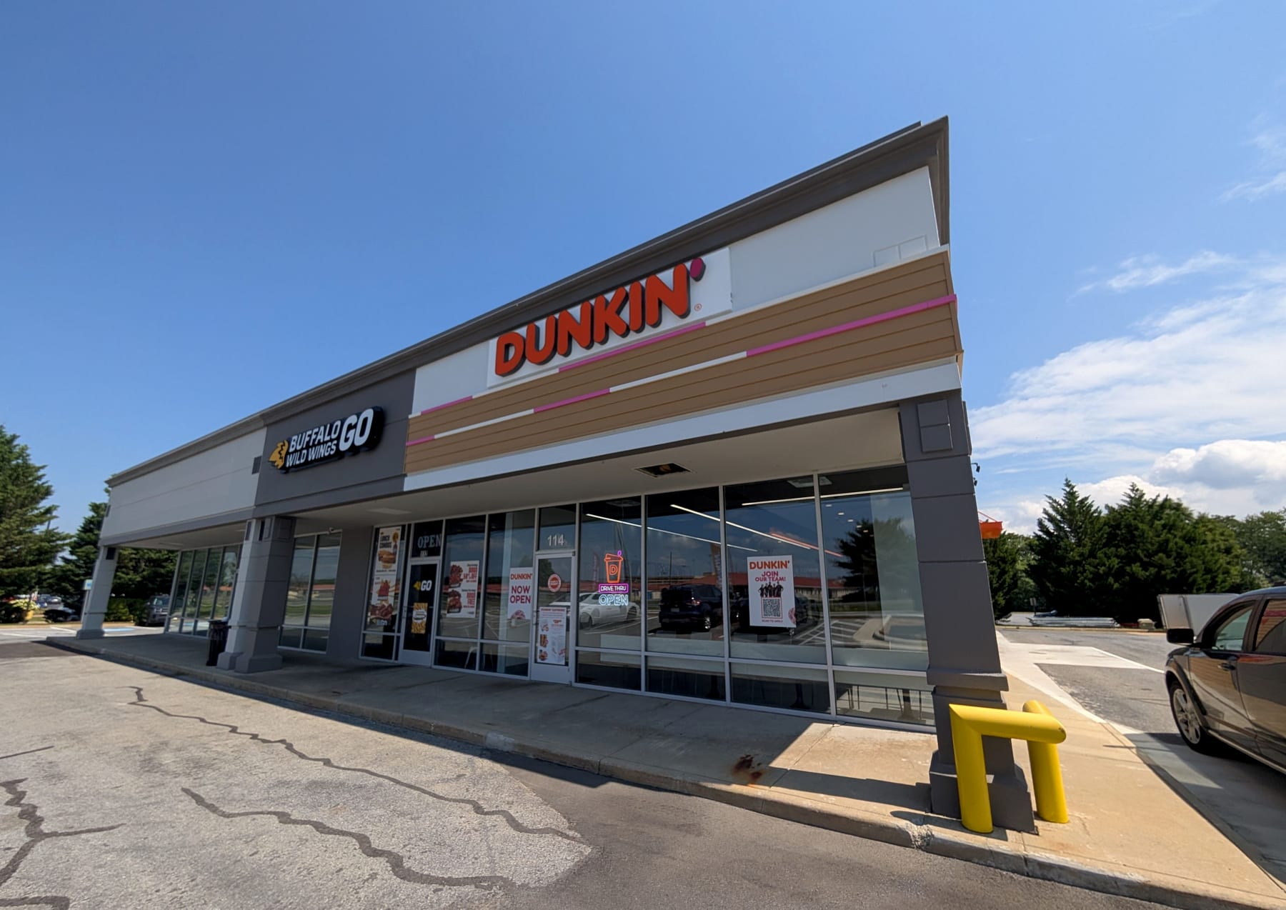 Dunkin' in Charles Town, interior view 2, designed by Zelta Design