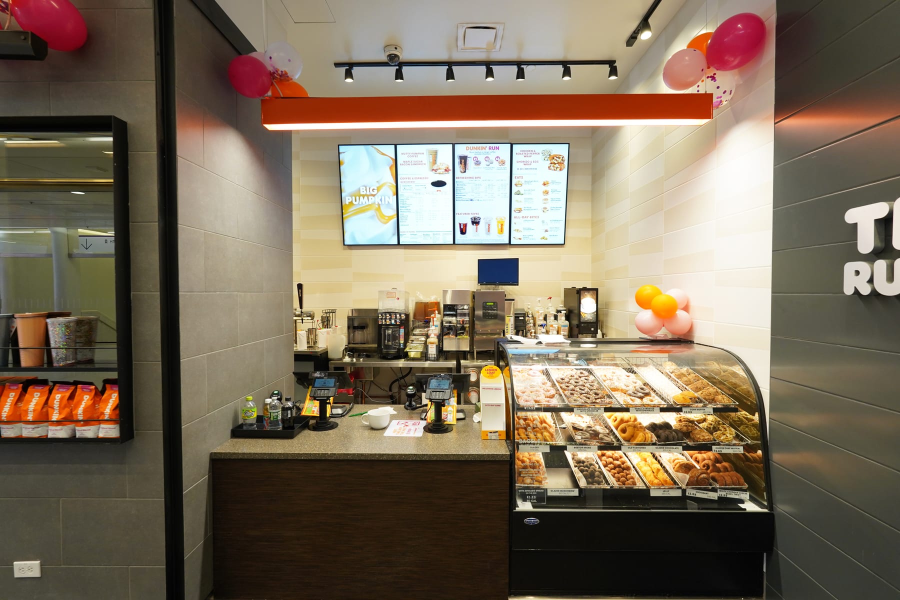 Dunkin' in World Trade Center, New York, interior view 7, designed by Zelta Design