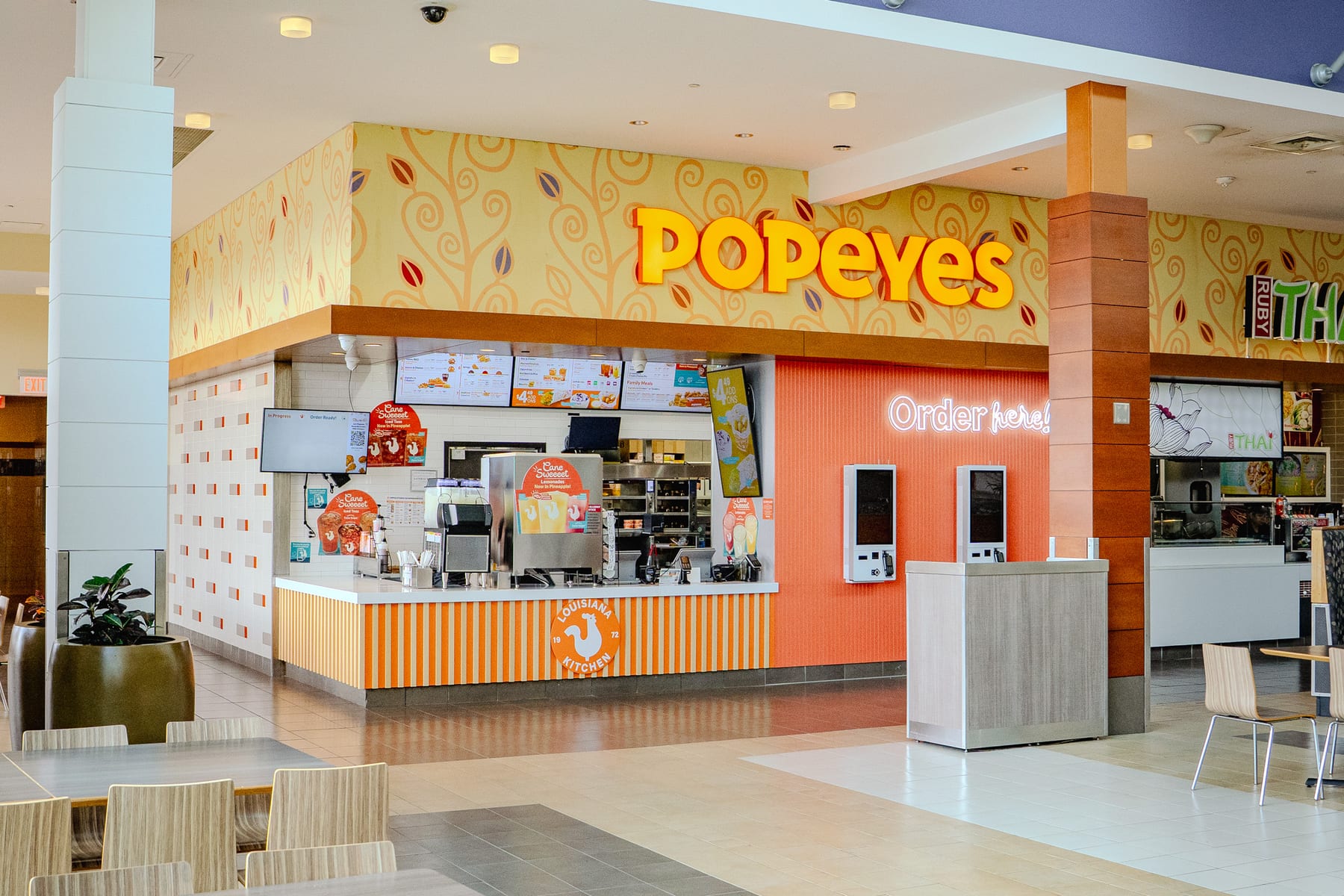 Popeyes in Bridgewater, New Jersey, interior view 5, designed by Zelta Design