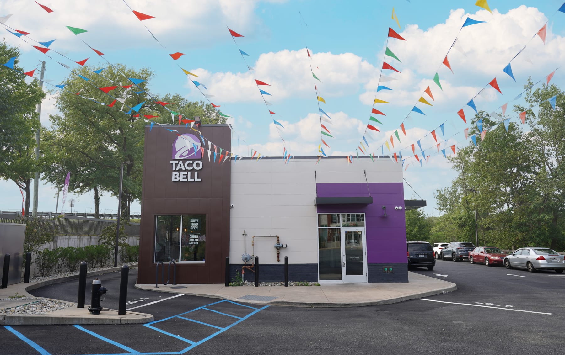 Taco Bell in Staten Island, New York, interior view 4, designed by Zelta Design